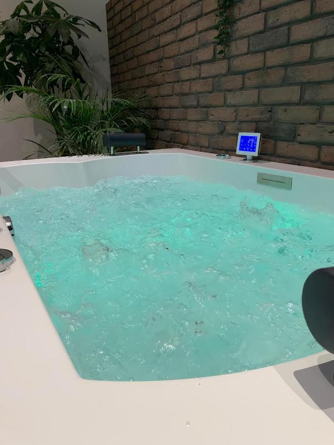 V' Appart Spa Troyes Buitenkant foto
