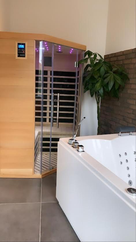 V' Appart Spa Troyes Buitenkant foto